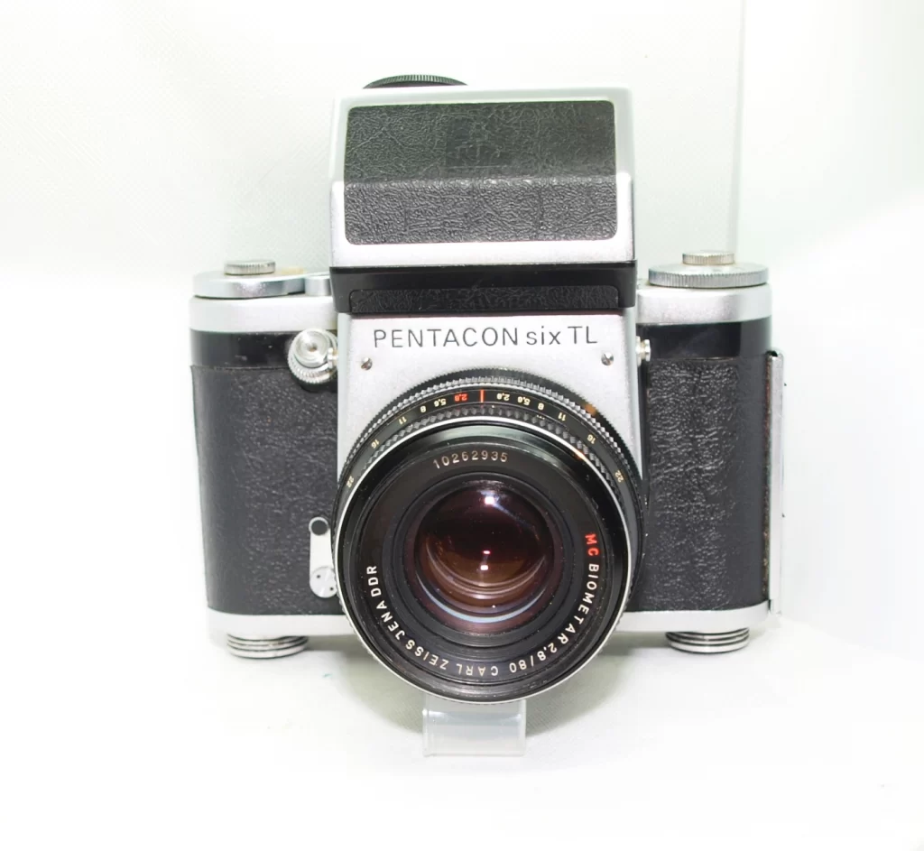 Pentacon SIX TL PRISM Medium Format Film Camera with Carl Zeiss