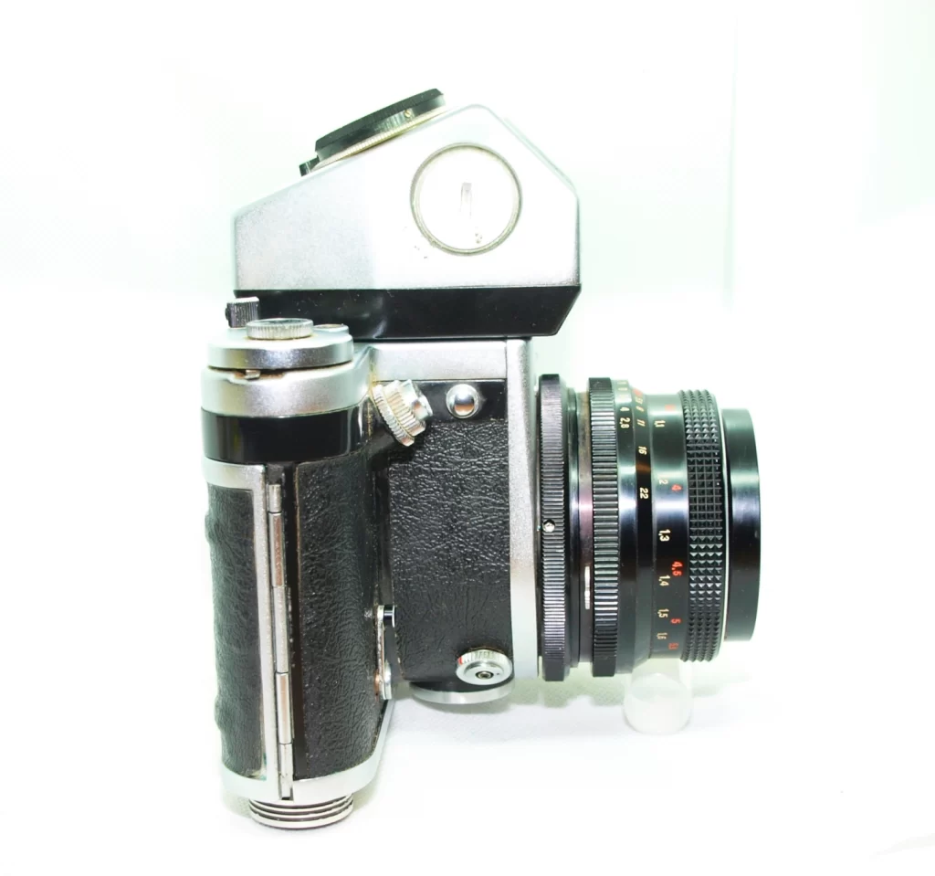Pentacon SIX TL PRISM Medium Format Film Camera with Carl Zeiss