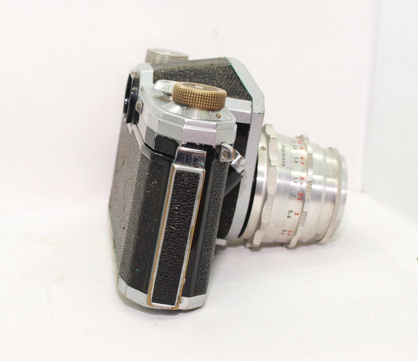Contax S vintage camera with Meyer-Optik Trioplan 50mm lens